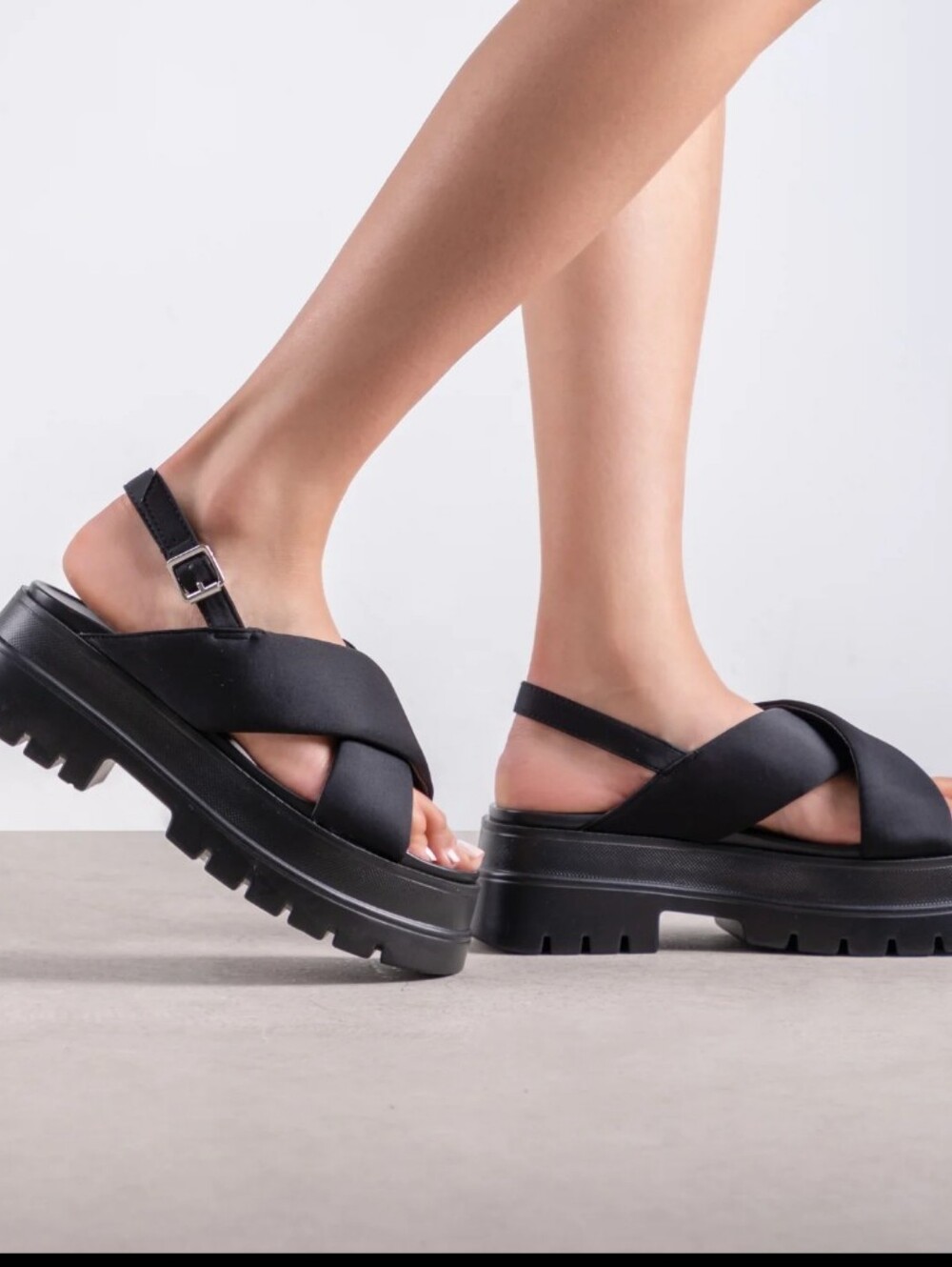 Raid Billie Crisscross Strap Buckle Fastening Chunky Black Women's Sandals 10